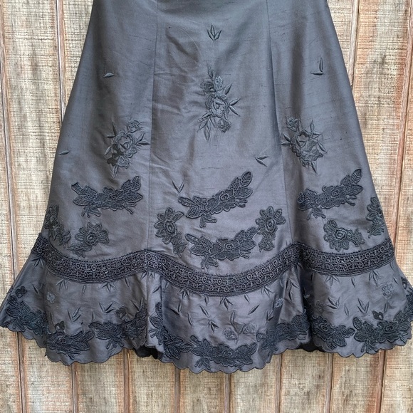 SHANI 100% silk hand beaded strapless dress - Picture 4 of 15